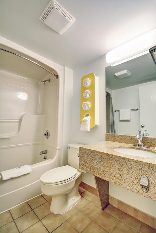 Motel 6-Newport, Ri Bilik gambar